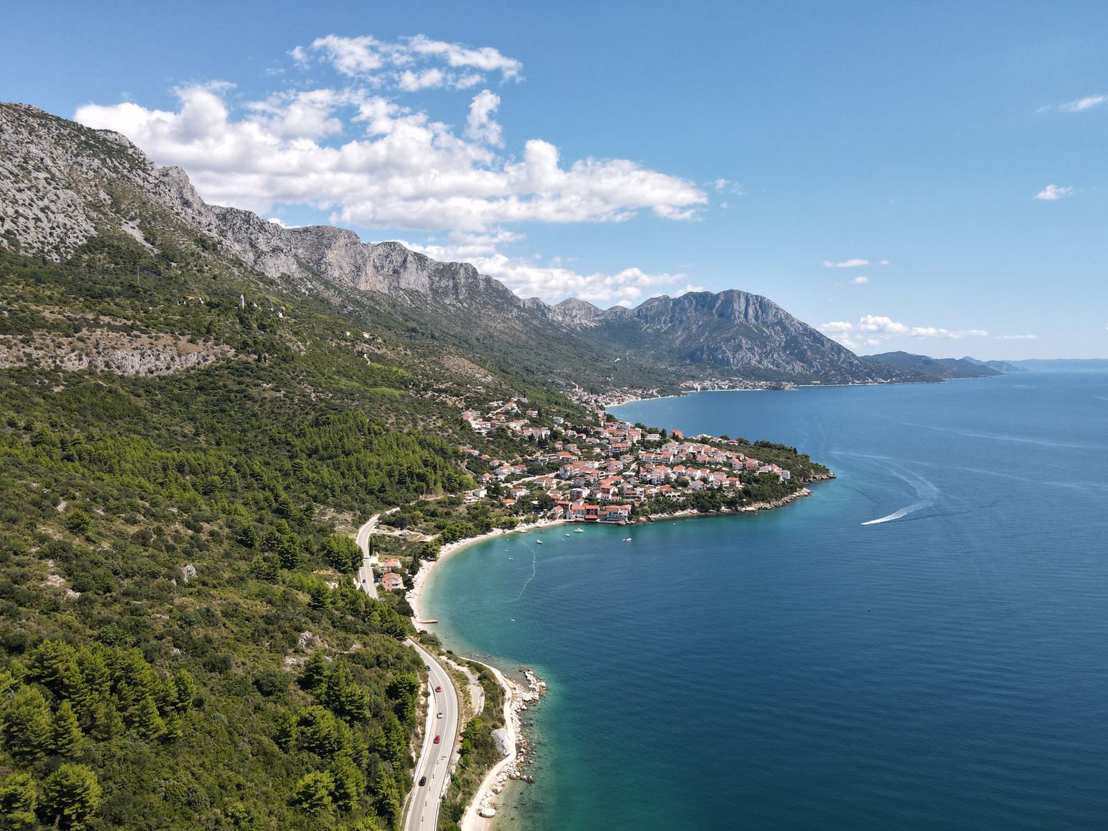 Route côtière aérienne le long de l'Adriatique en Dalmatie, Croatie