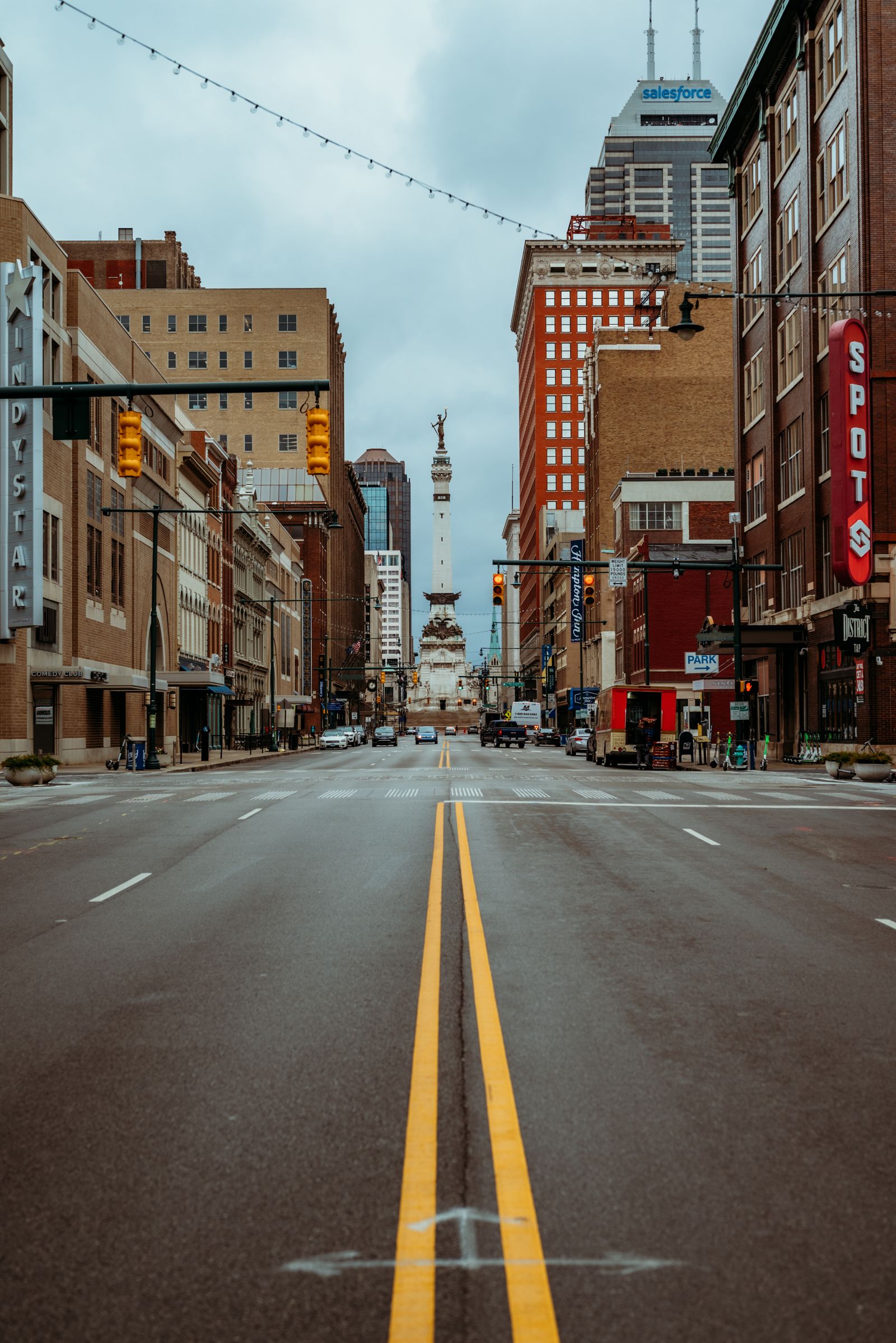 Monument Circle nel centro di Indianapolis, Indiana